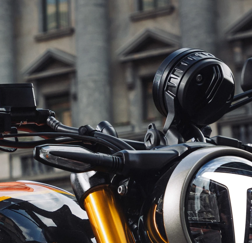 TVS Ronin cruscotto disassato